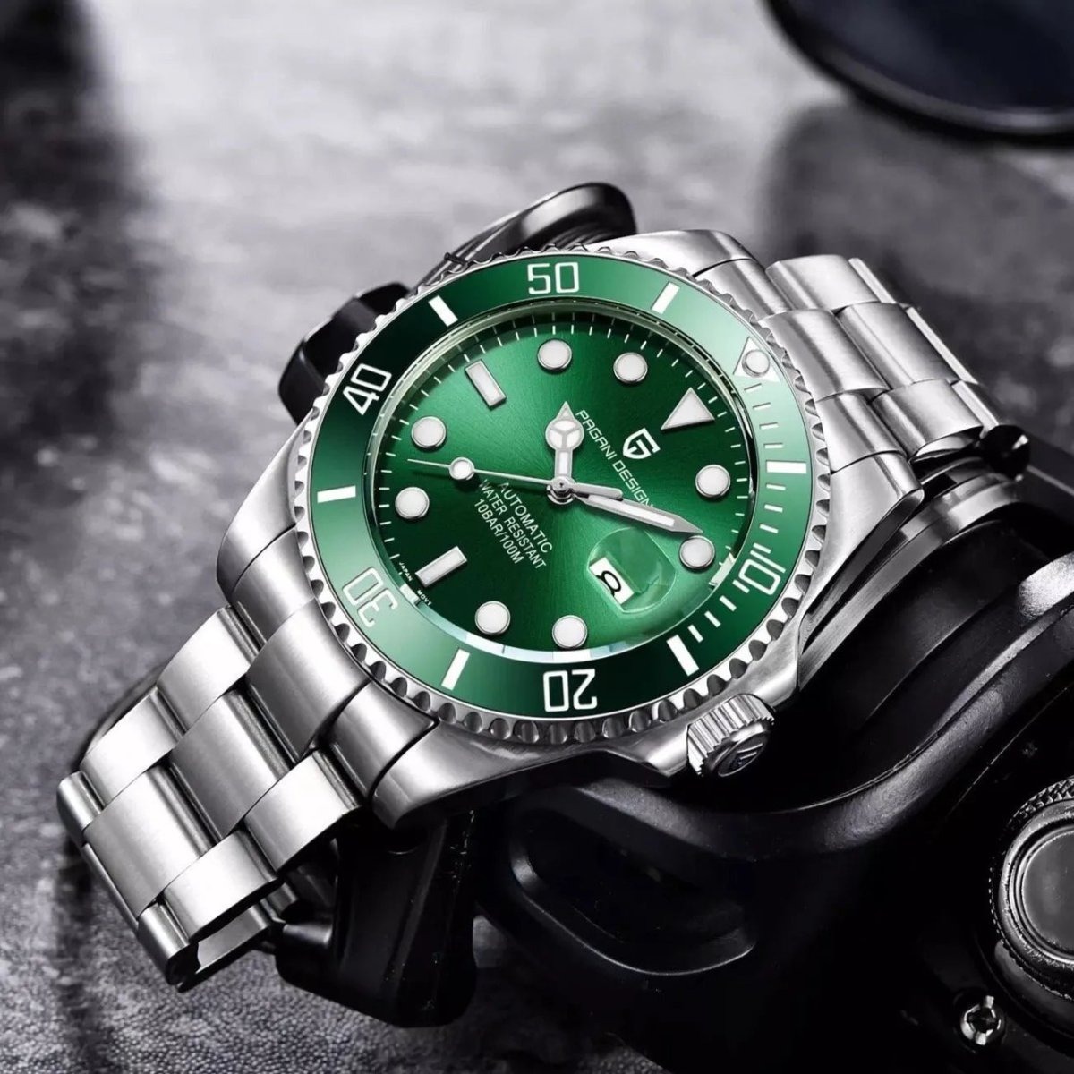 Diving All Green - Image 6